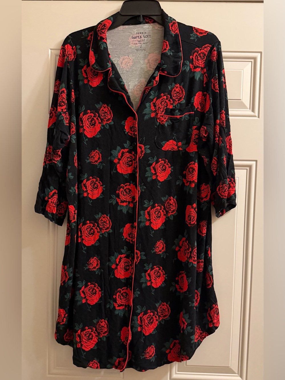 Torrid Super Soft Sleep Shirt Nightgown Black Red Rose Floral Size 2 2X